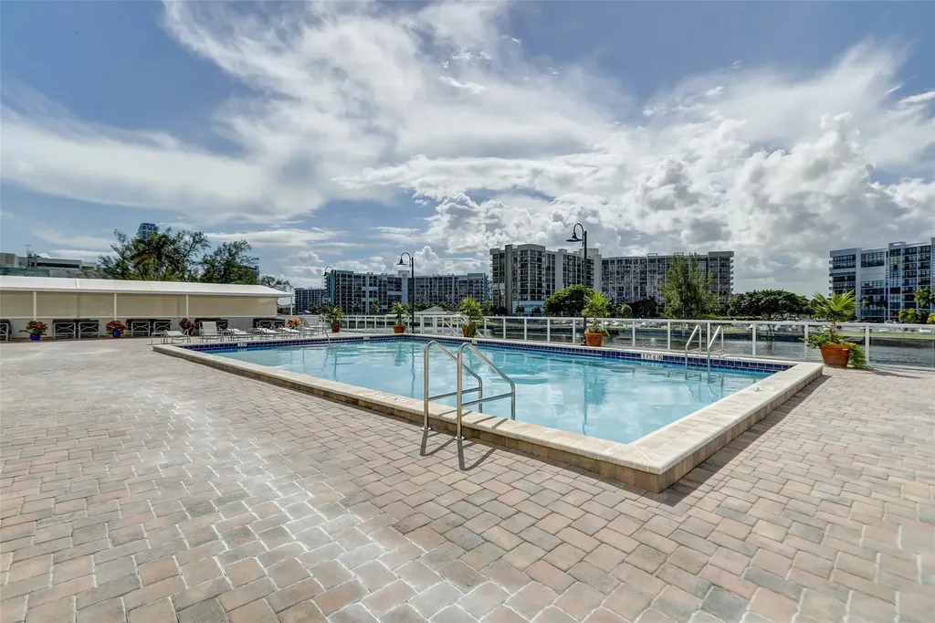 3000 S Ocean Drive Hollywood FL 33019