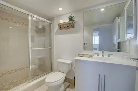 3000 S Ocean Drive Hollywood FL 33019