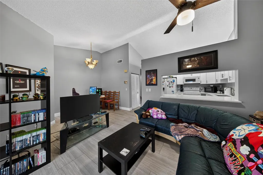 204 Lincoln Court Deerfield Beach FL 33442