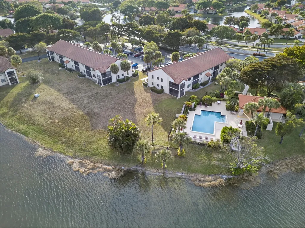 204 Lincoln Court Deerfield Beach FL 33442