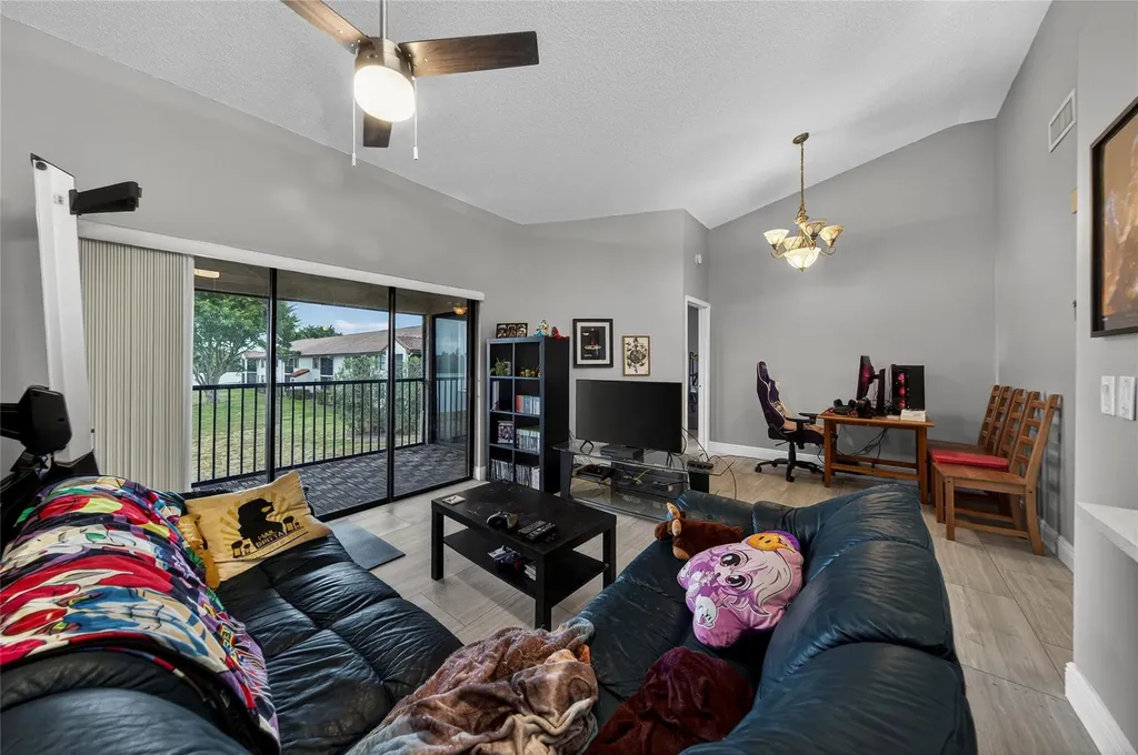 204 Lincoln Court Deerfield Beach FL 33442