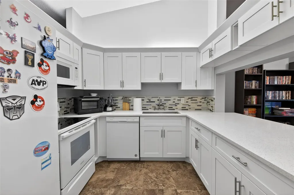 204 Lincoln Court Deerfield Beach FL 33442