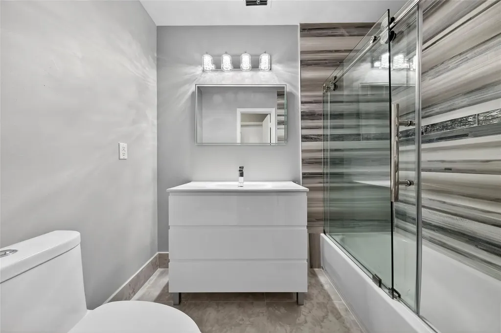 204 Lincoln Court Deerfield Beach FL 33442