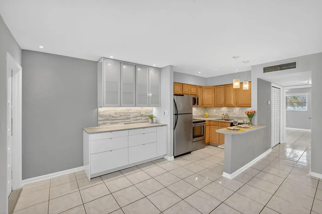 4051 NE 13th Avenue Fort Lauderdale FL 33334