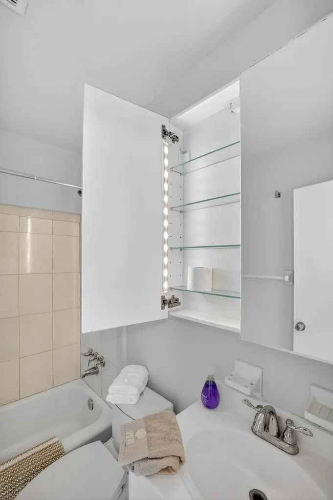 4051 NE 13th Avenue Fort Lauderdale FL 33334