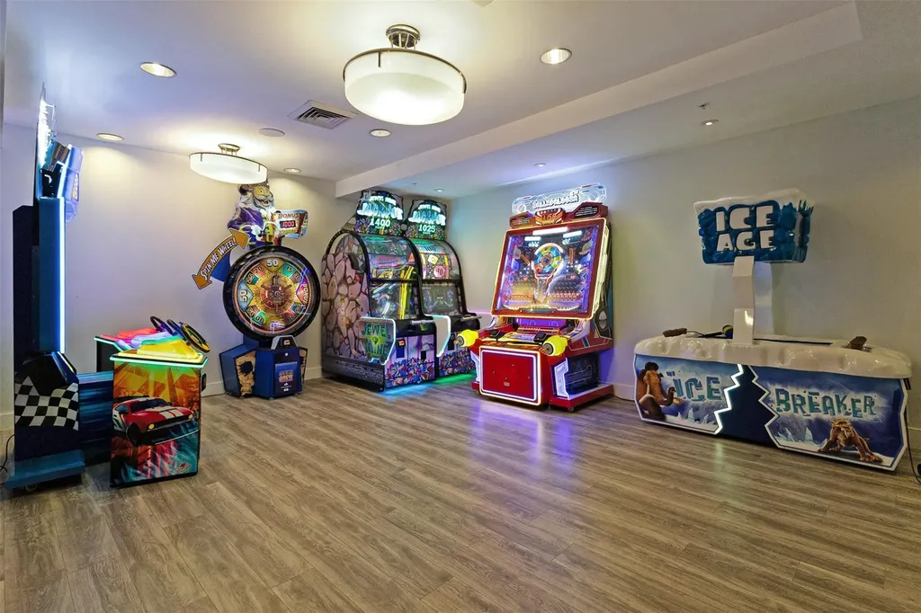18001 Collins Avenue Sunny Isles Beach FL 33160