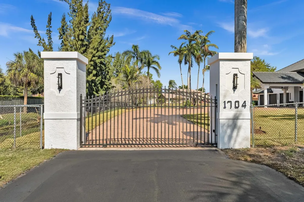 1704 SW 142nd Avenue Davie FL 33325