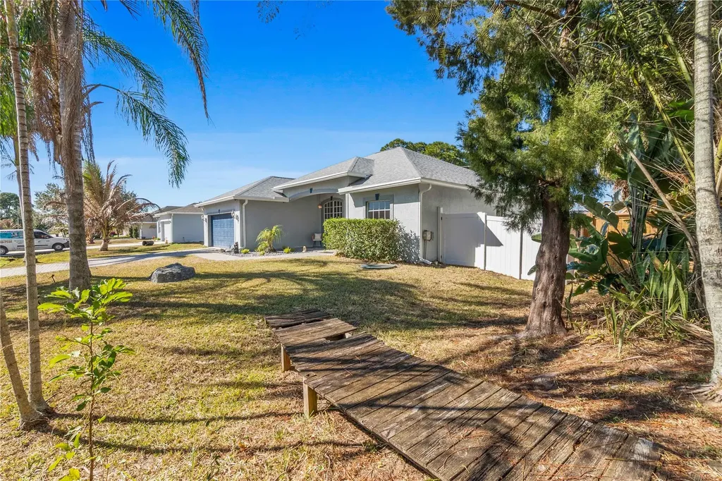 1209 SW Emerald Avenue Port St Lucie FL 34953