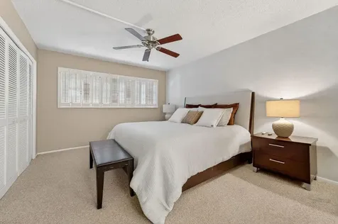 575 Oaks Lane Pompano Beach FL 33069