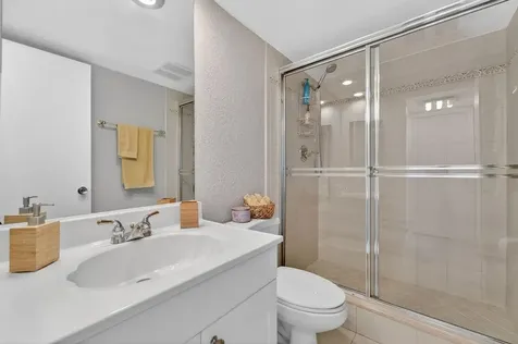 575 Oaks Lane Pompano Beach FL 33069