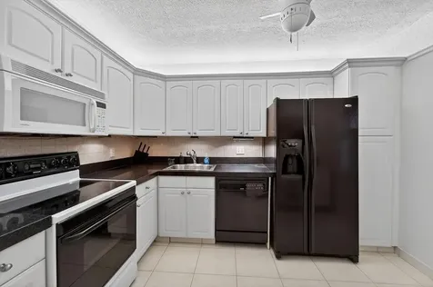 575 Oaks Lane Pompano Beach FL 33069