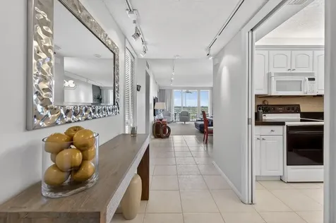 575 Oaks Lane Pompano Beach FL 33069