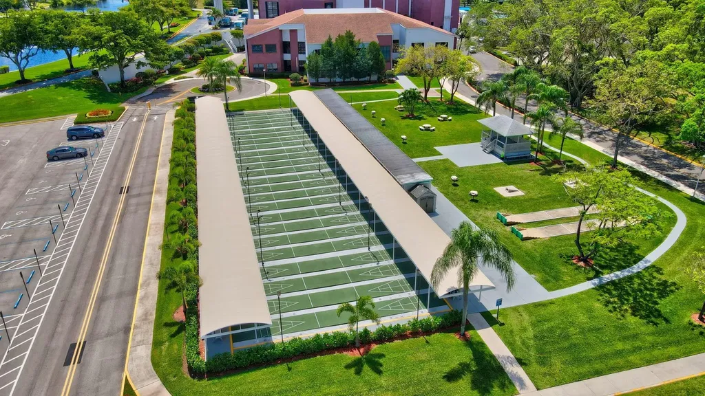 162 Grantham E Deerfield Beach FL 33442