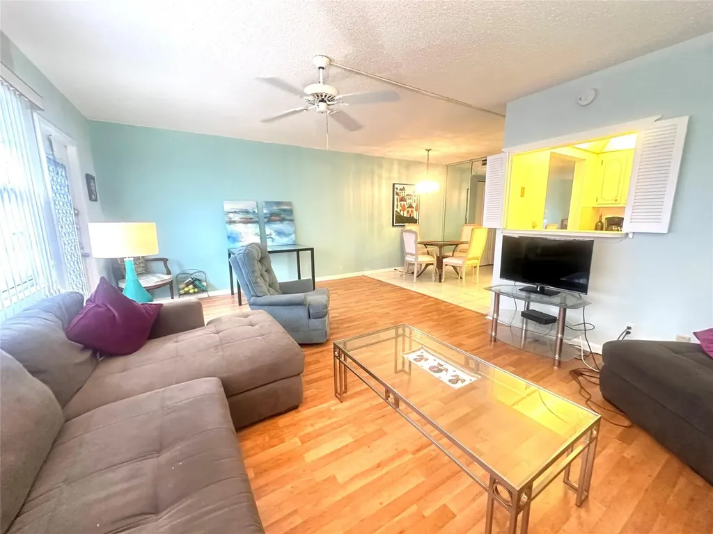 162 Grantham E Deerfield Beach FL 33442