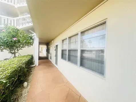 162 Grantham E Deerfield Beach FL 33442