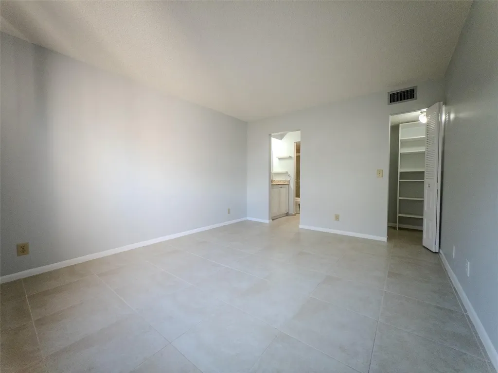 10332 Sunrise Lakes Boulevard Sunrise FL 33322