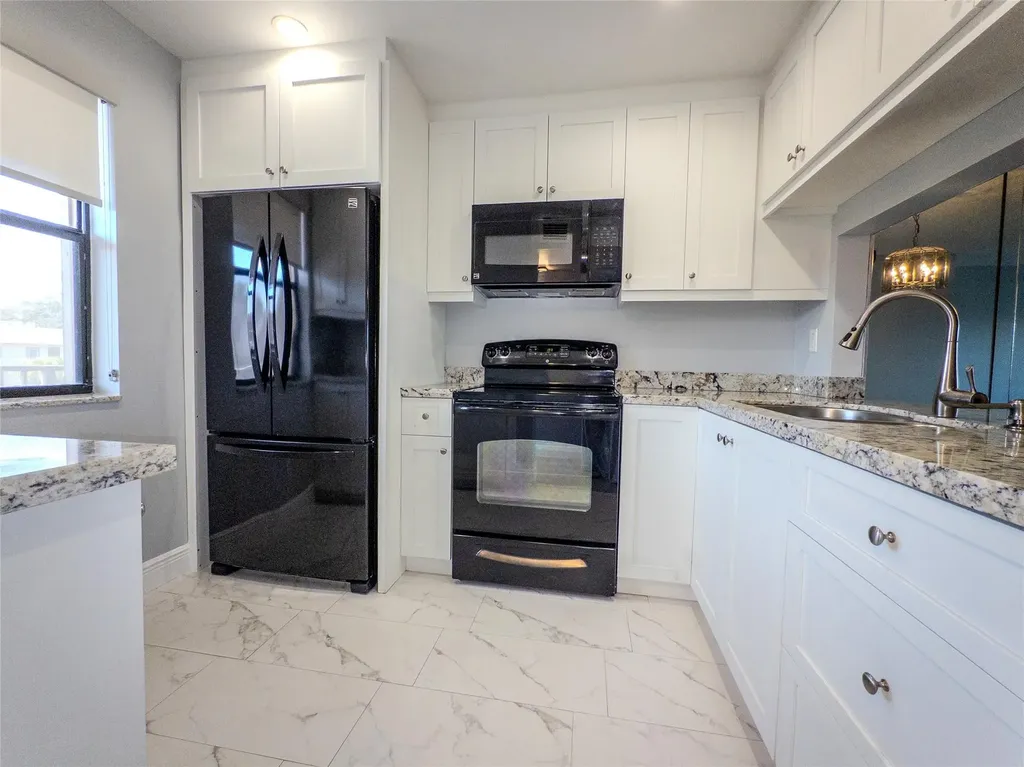 10332 Sunrise Lakes Boulevard Sunrise FL 33322