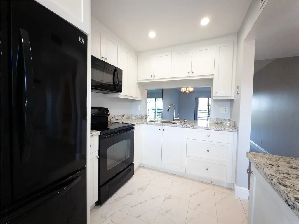 10332 Sunrise Lakes Boulevard Sunrise FL 33322