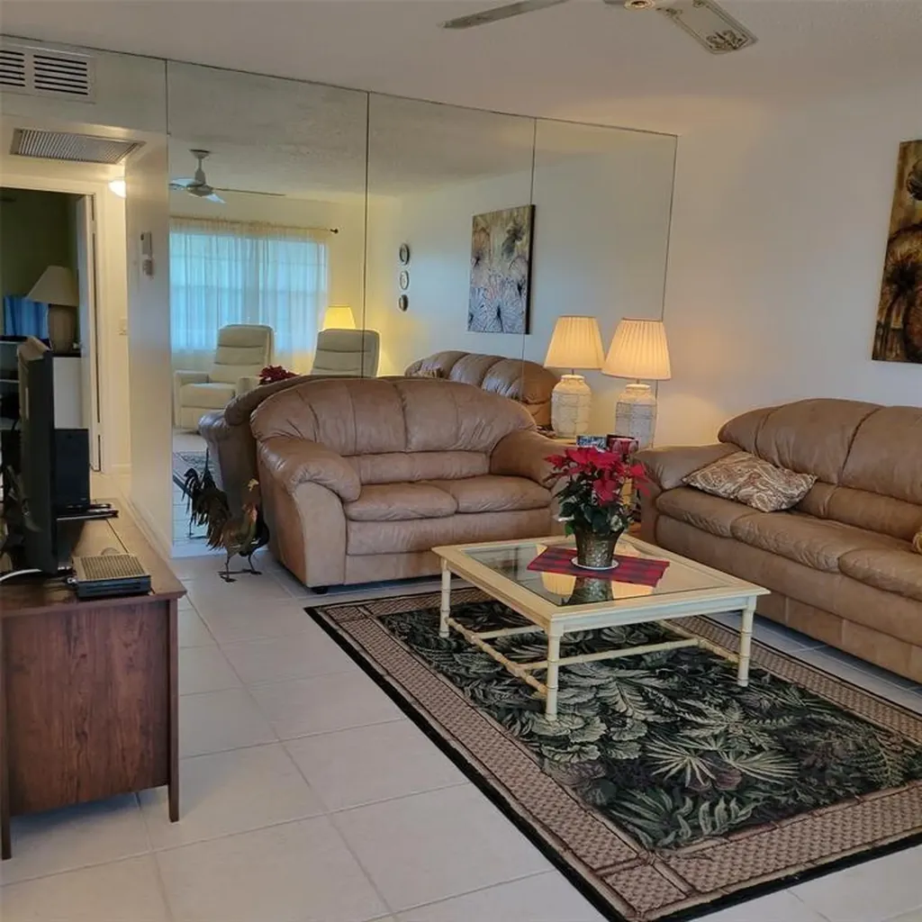 351 Markham P Deerfield Beach FL 33442