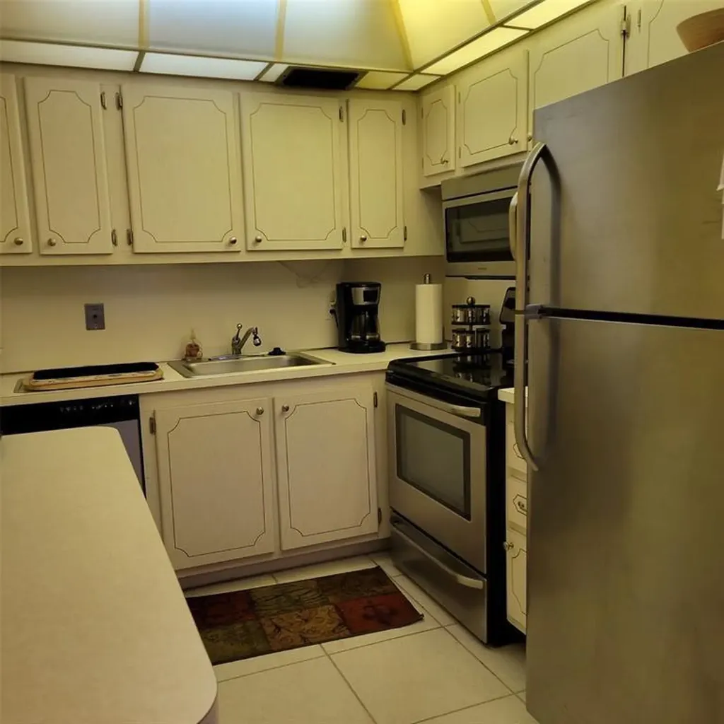 351 Markham P Deerfield Beach FL 33442