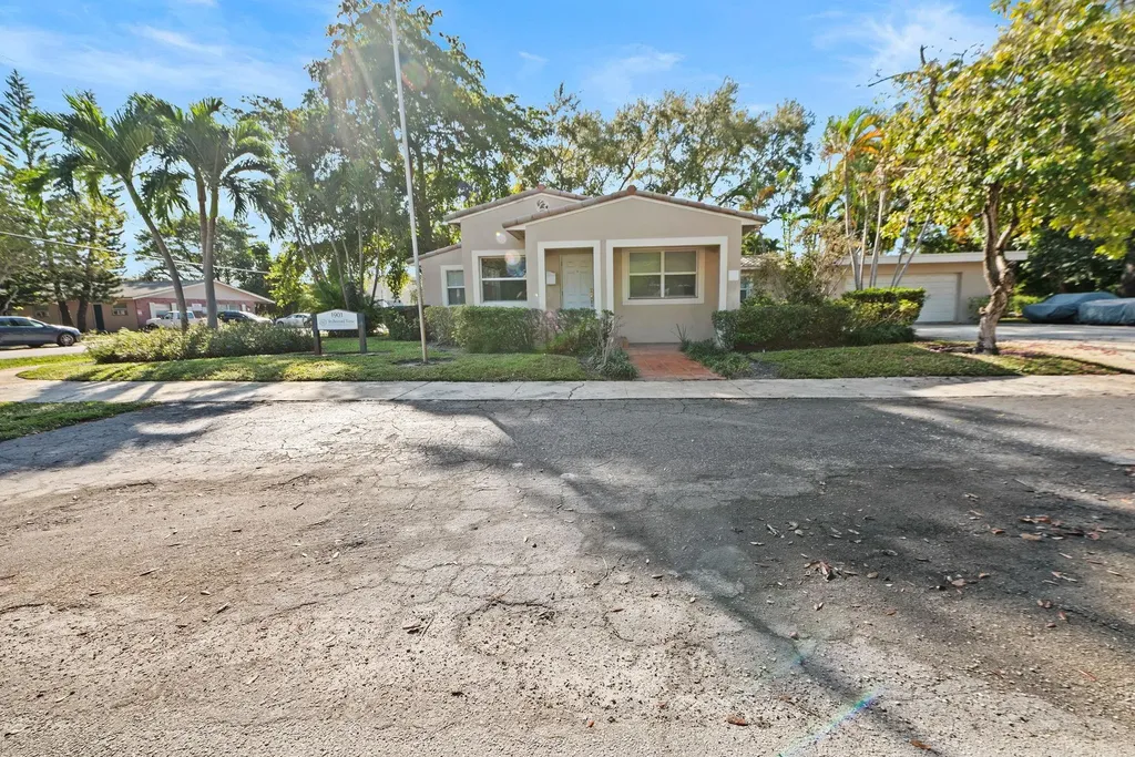 1901 SE 4th Avenue Fort Lauderdale FL 33316