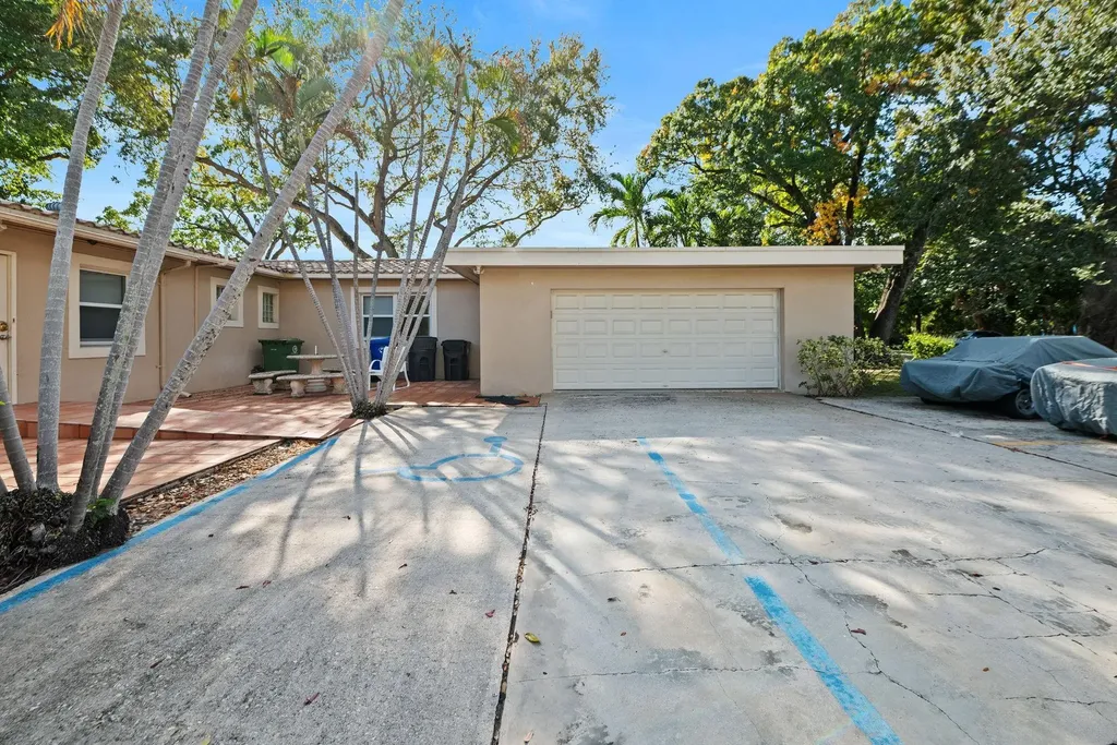 1901 SE 4th Avenue Fort Lauderdale FL 33316