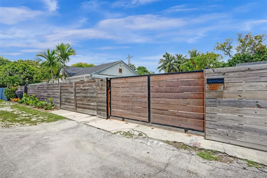 1201 N Andrews Avenue Fort Lauderdale FL 33311