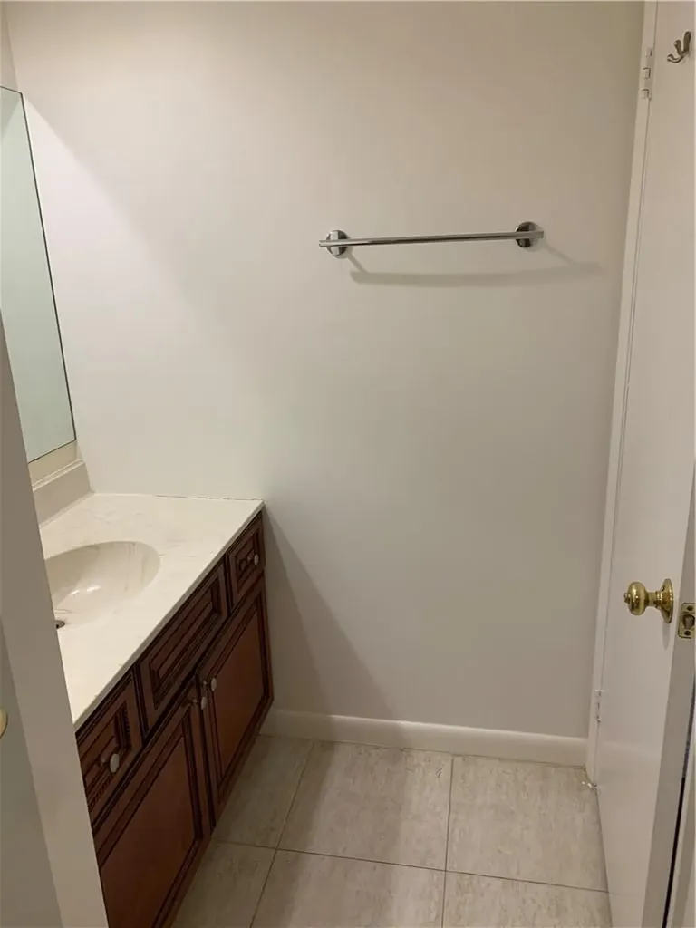 2942 SW 22nd Circle Delray Beach FL 33445