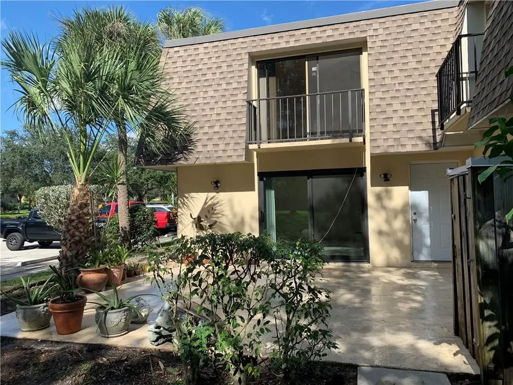 2942 SW 22nd Circle Delray Beach FL 33445