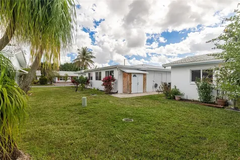 8101 NW 59th Court Tamarac FL 33321
