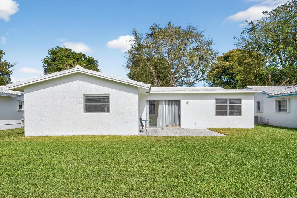 8950 NW 13th Street Plantation FL 33322