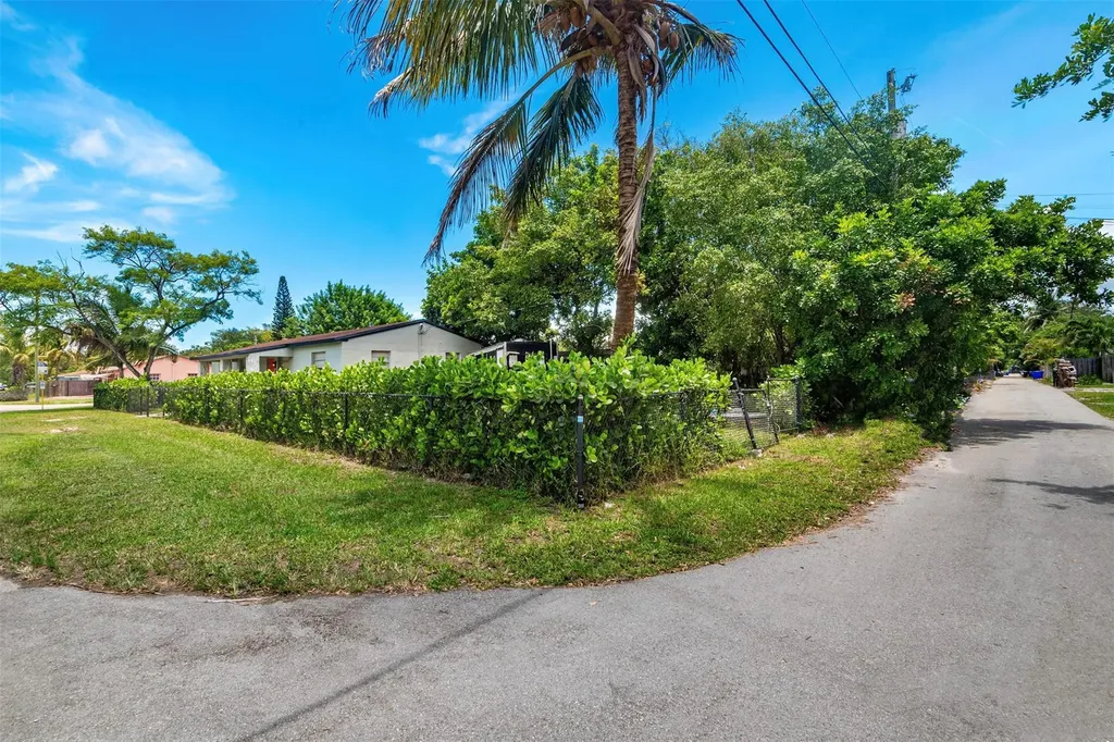 1923 N 23rd Avenue Hollywood FL 33020
