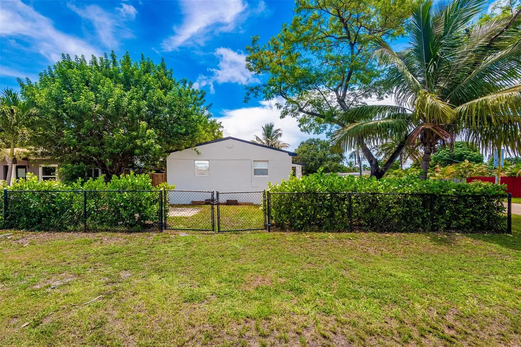 1923 N 23rd Avenue Hollywood FL 33020