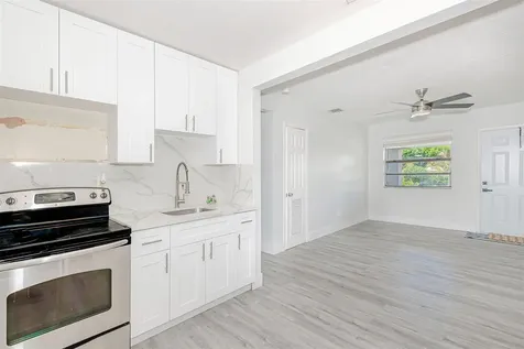1923 N 23rd Avenue Hollywood FL 33020