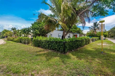 1923 N 23rd Avenue Hollywood FL 33020