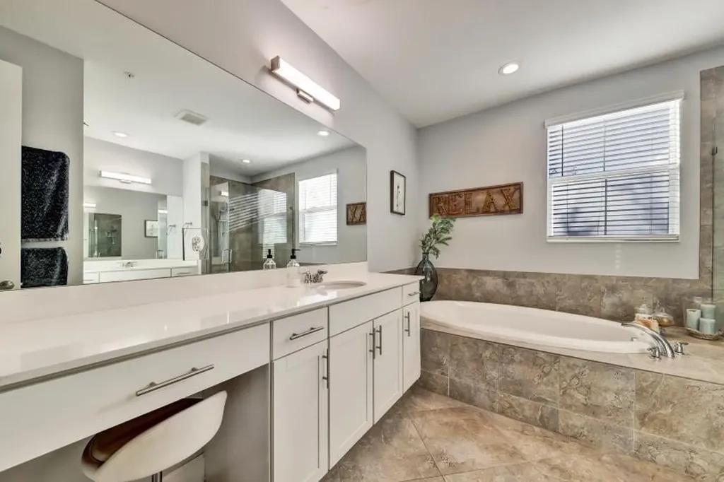 2970 NW 124th Way Sunrise FL 33323