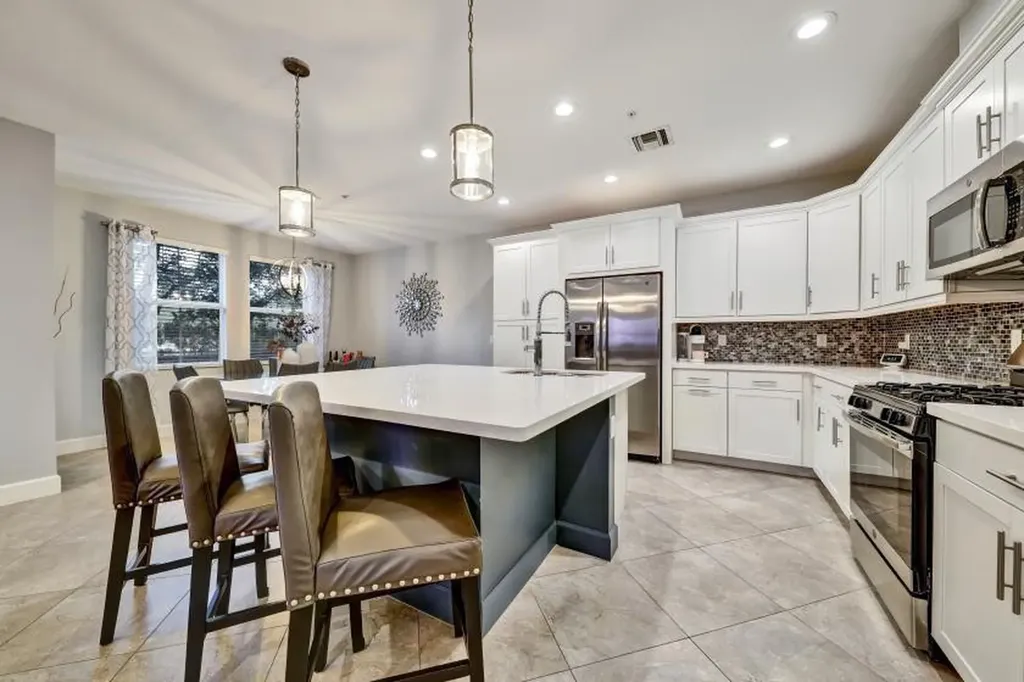 2970 NW 124th Way Sunrise FL 33323