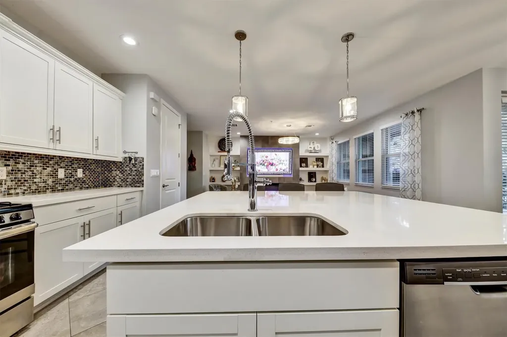 2970 NW 124th Way Sunrise FL 33323
