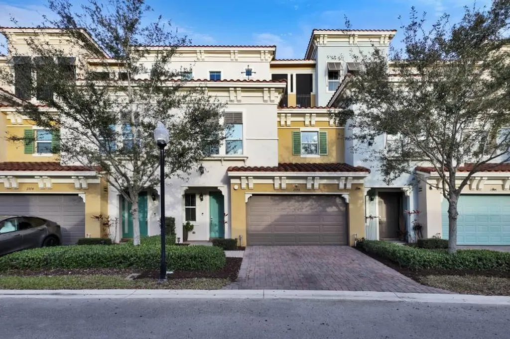 2970 NW 124th Way Sunrise FL 33323