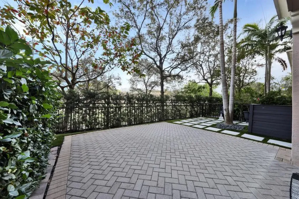 2970 NW 124th Way Sunrise FL 33323