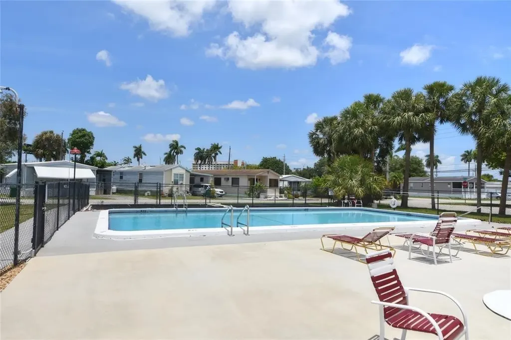 8608 SW 17th Street Davie FL 33324