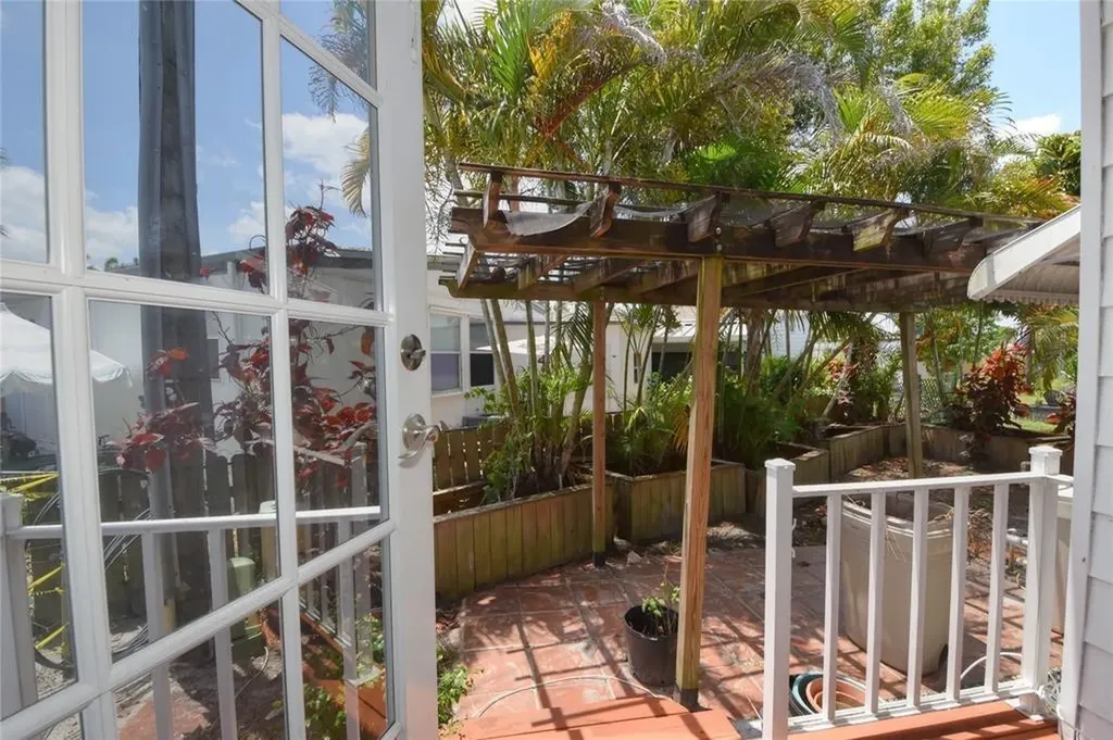 8608 SW 17th Street Davie FL 33324