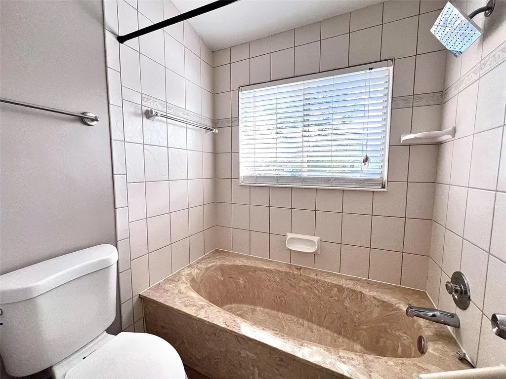 2246 Discovery Circle Deerfield Beach FL 33442