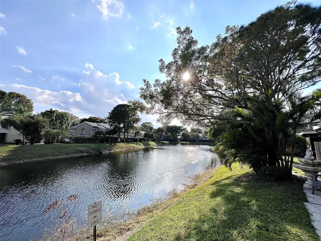 2246 Discovery Circle Deerfield Beach FL 33442