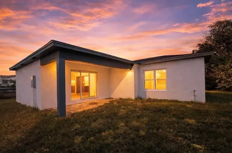 5520 SW 25th Court West Park FL 33023