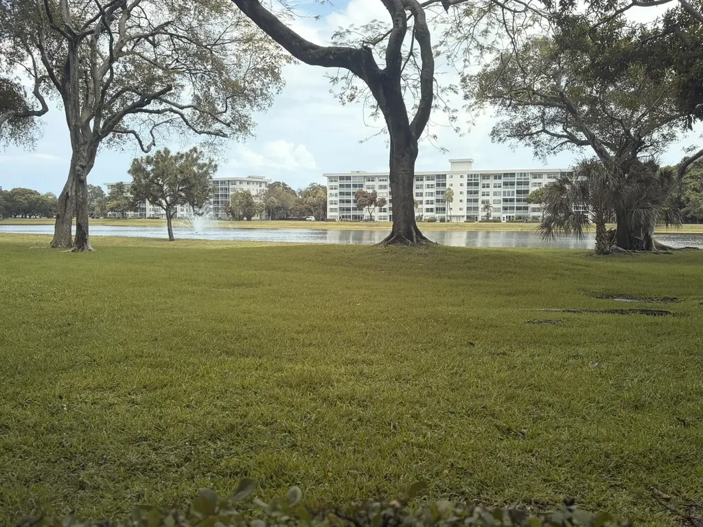 2940 N Course Drive Pompano Beach FL 33069