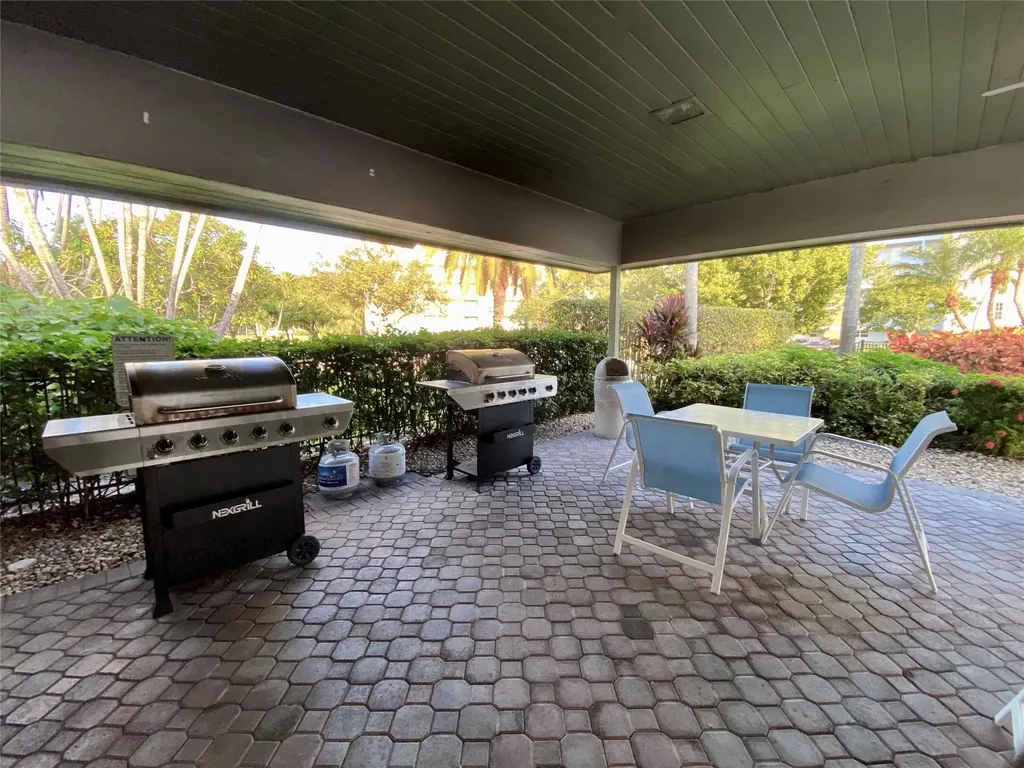 2940 N Course Drive Pompano Beach FL 33069
