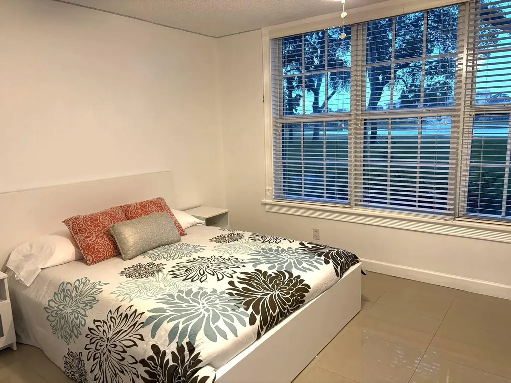 2940 N Course Drive Pompano Beach FL 33069