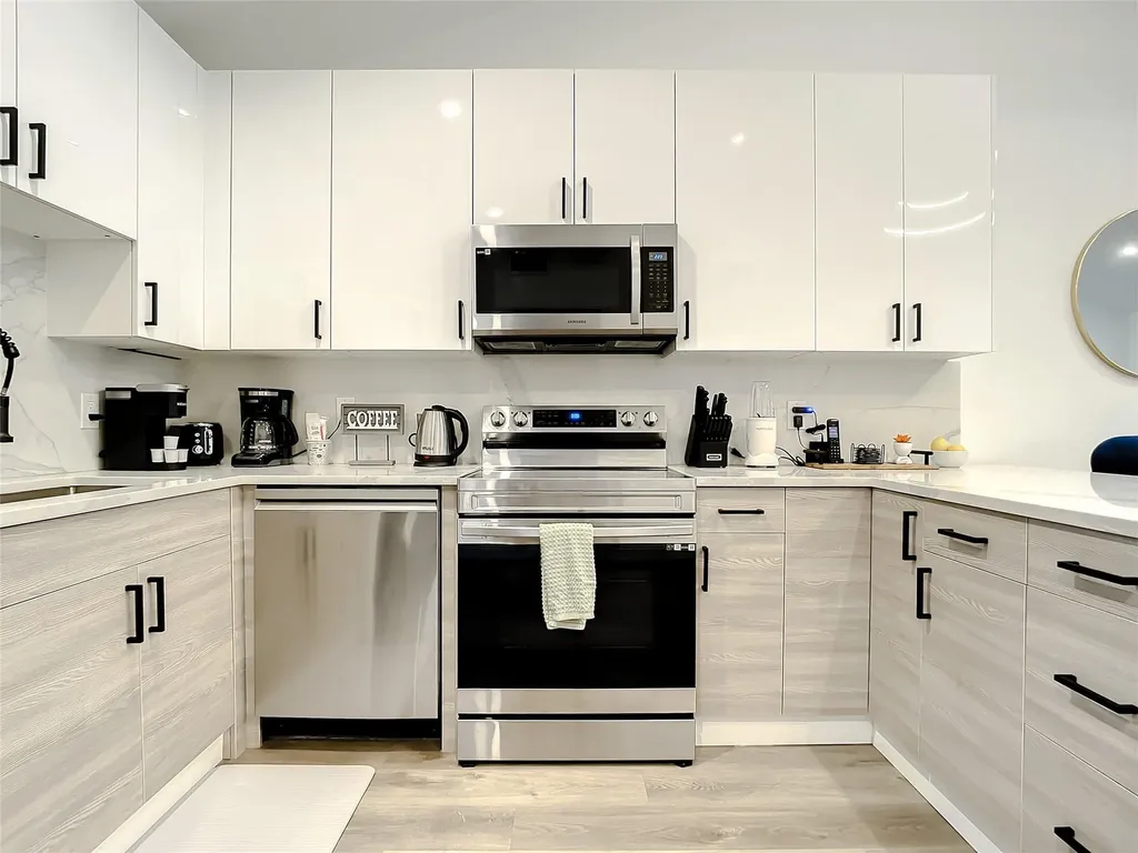 2100 NE 45th Street Fort Lauderdale FL 33308