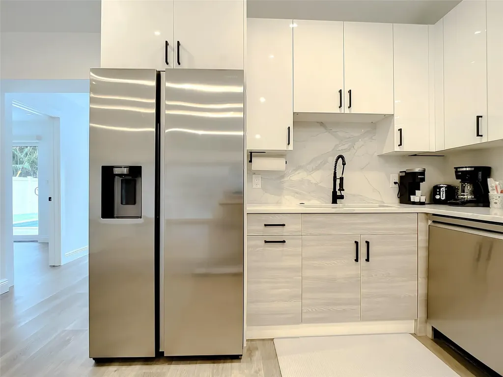 2100 NE 45th Street Fort Lauderdale FL 33308